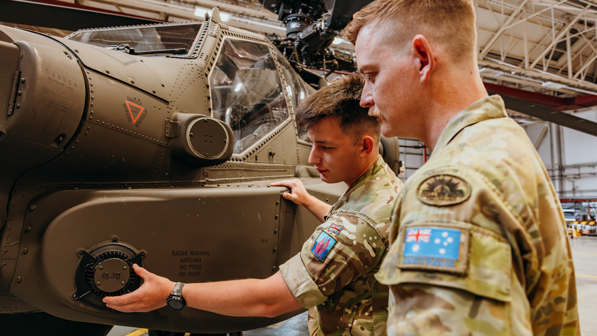 Australian and British Army join forces to get hands-on with UK's